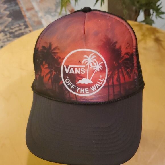 Vans Off The Wall Adjustable SnapBack Cap Black Mesh Foam Trucker Hat Palm Trees - Picture 2 of 8